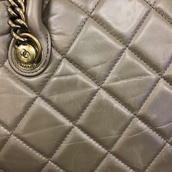 CHANEL Edinburgh Castle Rock Bowling Bag - Picture 6 of 12